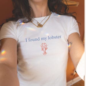 Ze vond haar kreeft vrijgezellen babyshirt Maine vrijgezellenfeest shirt kust vrijgezellen vissen Bach shirt gevangen in liefde bruids