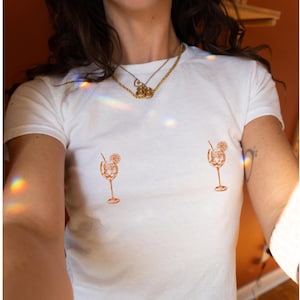 Aperol Spritz Nips Baby Tee Aperol Spritz Baby Tee Aperol Spritz Bachelorette Shirt Citrus Bruids Douche Y2k Baby Tee Cocktail Nips T-shirt