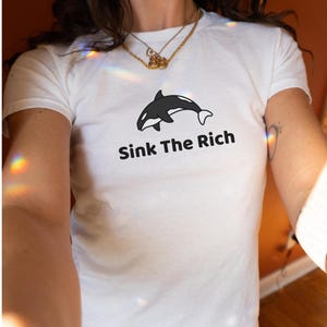 Orca Shirt Orca Shirt Orca Shirt Essen Sie das reiche Oceancore Shirt Werden Sie unregierbar Wal Shirt Politisches Meme Tee