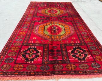 Alfombra Ruby Heritage – Estilo vintage inspirada en el arte tribal baluchi – 227 × 122 cm
