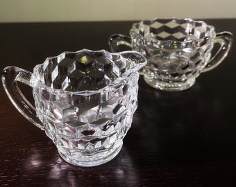 Vintage Jeannette Glas-Set mit offener Zuckerdose und Milchkännchen, durchsichtiges, kubistisches Depressionsmuster