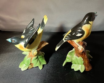 Vintage NAPCO Ceramic Baltimore Oriole pair