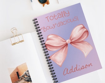 Personalisiertes Notizbuch mit rosa Schleife: Kokette Journal Geschenk