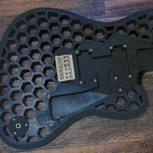 Jaguar Electric Guitar (Body only) - Lynx - humbucker, fixed bridge, full size, 6 string, through body Mustang