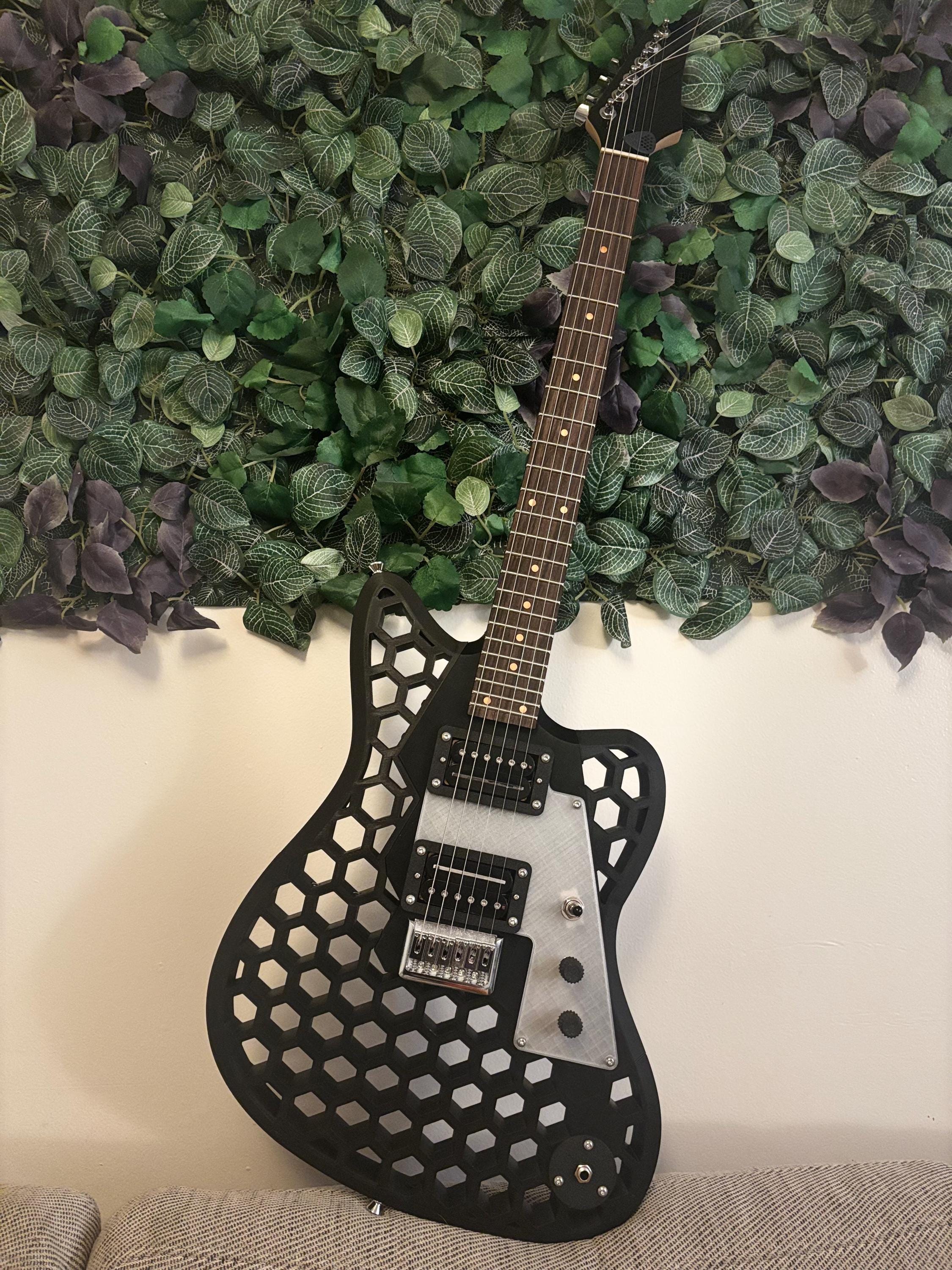 Jaguar Electric Guitar - Lynx - humbucker, fixed bridge, full size, 6 string, through body