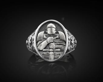 Star Wars Mandalorian Men Pinky Silver Ring, Star Wars Jewelry for Boyfriend, Engraved Rings in Sterling Silver, Unique Gift for Best Friend