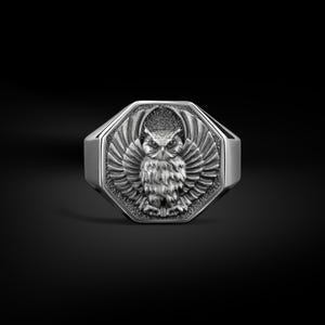 Engraved Owl Animal Signet Ring for Men in Sterling Silver, Minimalist Bird Rings for Best Friend, Polished Silver Owl Jewelry for Family