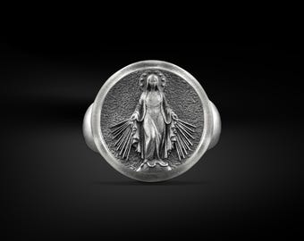 Handamde Milagrosa Mary Signet Pinky Ring in Sterling Silver, Miraculous Virgin Mary Round Oxidized Silver Ring, Holy Mother Gift Jewelry
