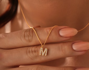 14k gouden eerste ketting, stenen letter ketting, minimalistische eerste ketting, massief goud delicate ketting, vrouw geschenken, moeder geschenken,