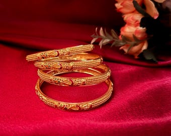 Goudkleurige Meenakari-armbanden set van 4, rood groen Indiase traditionele Kada, feestelijke huwelijkssieraden, etnische stapelarmbanden