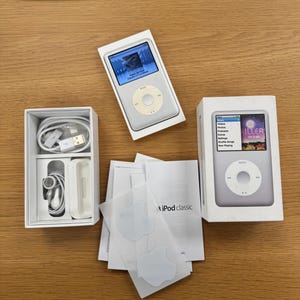 Apple iPod Classic 7.Generation 160GB - Silber (Boxed) Perfekt Funktionierend