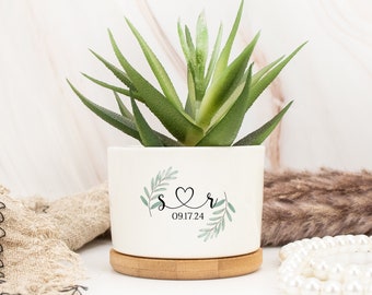 Custom Couple Gifts,Plant Pot for Couple, Anniversary Gifts, Flower Pot for Couple, Engagement Gifts,Gifts for Newlywed,Wedding Gifts