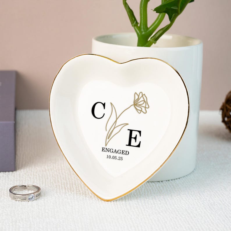 Custom Engaged Gifts , Engaged Flower Vase, Engagement Gifts, Couples Gifts, Wedding Gifts, Personalized Gifts for Newlywed Ring Dish