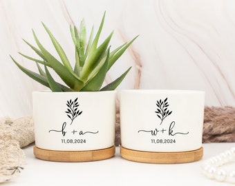 Custom Wedding Gifts,Couple's Name Plant Pot, Anniversary Gifts, Flower Pot for Couple, Engagement Gifts,Gifts for Mom/Wife/Woman