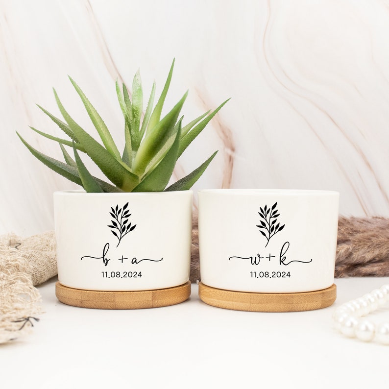 Custom Wedding Gifts,couple's Name Plant Pot, Anniversary Gifts, Flower