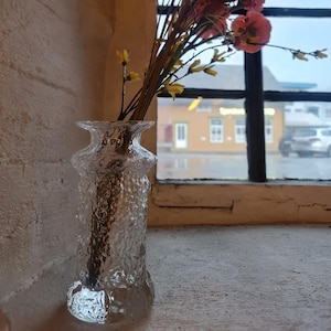 Vintage Iittala Rubus Vase by Timo Sarpaneva – Mouth-Blown Finnish Art Glass, Nordic Brutalist Ice Texture glass. Scandinavian modern glass