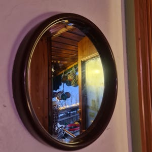 Vintage SPACE AGE espejo redondo enmarcado de plástico marrón de FINNMIRROR, Finlandia, 39 cm D. Mäkisen Kuvastin Arte de pared nórdico retro futurista