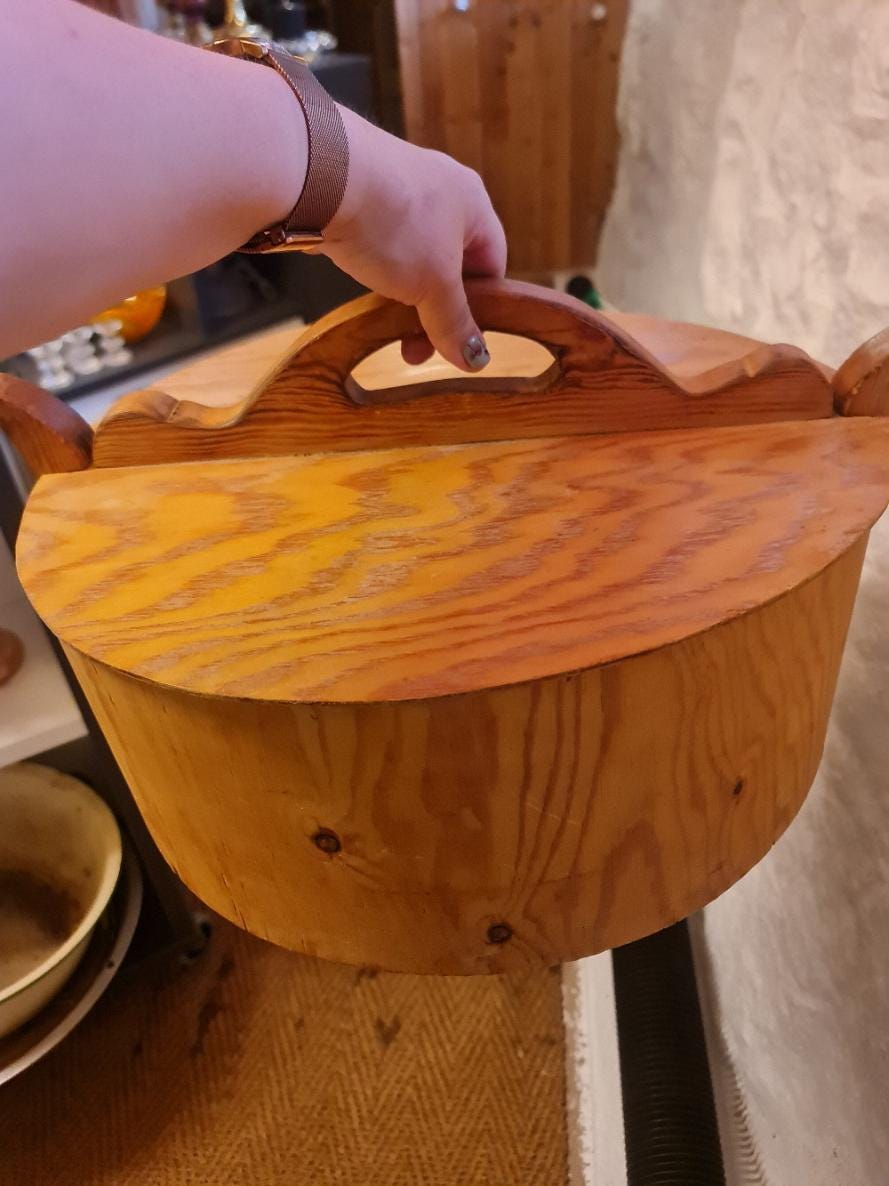 ヴィンテージ ノルウェー製曲げ木ケーキ型ボックス、1969 年製、素朴な