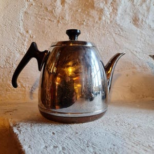 Vintage Høyang Polaris Stainless Steel Kettle Norwegian Mid Century Modern Teapot Scandinavian Functionalist Bakelite Handle Norway