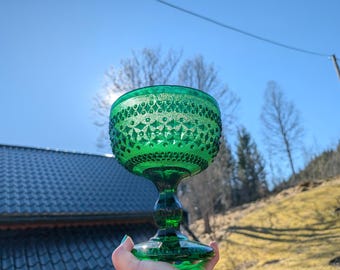 ヴィンテージ Ząbkowice Romby i Guziki ペデスタル ボウル エメラルド グリーン エリカ ドロスト コンポート。 PRLプレスガラス。東ヨーロッパのモダニズムの目玉