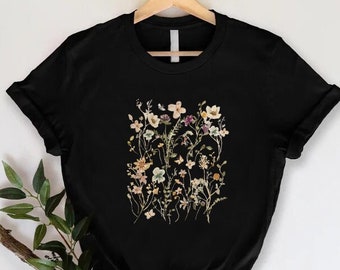Floral Women Tshirt,Boho Flowers Shirt,Cute Wildflower Mom Shirt,Vintage Botanical Shirt,Plant Lady Gift,Flower Lover Gift,Gardening T-shirt