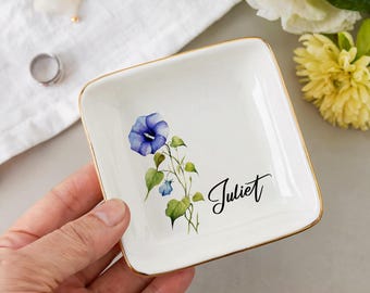 Custom Birth Flower Trinket Dish, Flower Ring Dish, Jewelry Dish Gift for Friend, Wedding Bridesmaid Gift, Birthflower Gift, Custom Birthday