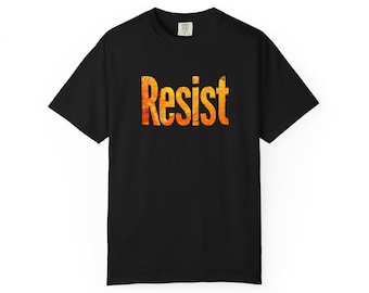 Camiseta Resist: Camiseta de algodón teñida con una declaración audaz