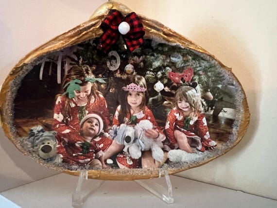 Grandchildren Shell- Timeless Memories with a custom-made keepsake from the beach for grandparents. Photos can be edited to your perfection.