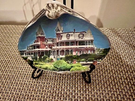 Home Sweet Shell | Personalized House Portrait on a Real Clam Shell | Beach House Gift | Grandparents Gift | Housewarming Gift
