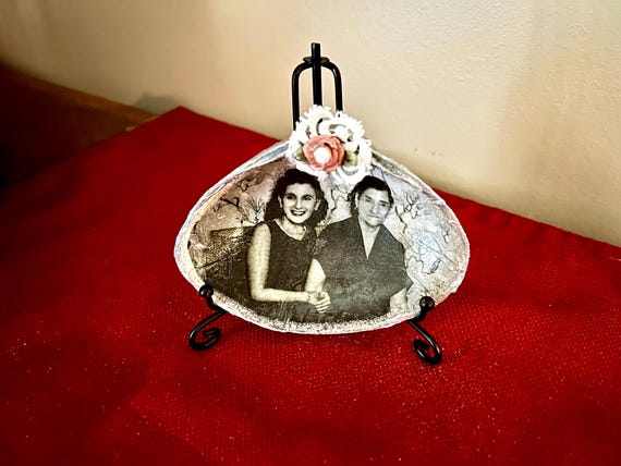 Handmade Vintage Photo Seashell – Enhanced & Preserved Family Memory, Coastal Home Décor, Personalized family heirloom, Unique Keepsake