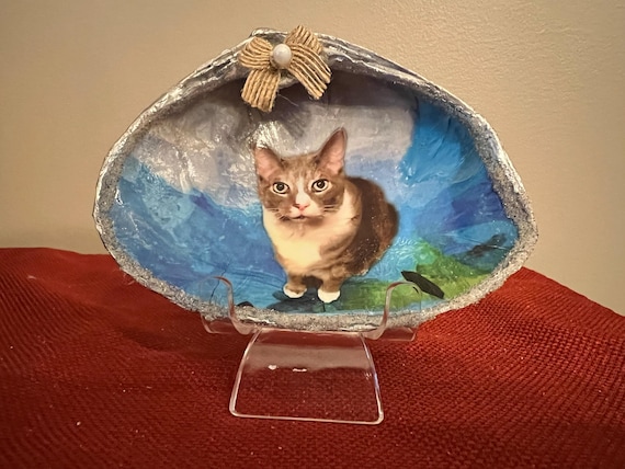 Custom Pet Memorial Shell Keepsake, Personalized Photo Shell Ornament, Beach Coastal Art, Made to Order Gifts for Special Occasions.