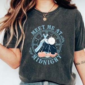 Camiseta "Meet Me At Midnight", Camiseta da Princesa Cinderela da Disney, Camiseta da Princesa Cinderela da Disney, Camiseta da Princesa Cinderela, Camiseta da Cinderela