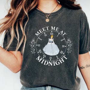 Camiseta "Meet Me At Midnight", Camiseta da Princesa Cinderela da Disney, Camiseta da Princesa Cinderela da Disney, Camiseta da Princesa Cinderela, Camiseta da Cinderela