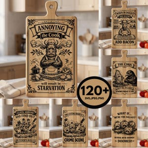 Op de afbeelding: Een verzameling houten snijplanken met humoristische illustraties en tekst. Eén plank toont een chagrijnige koe met de tekst "Annoying the Cook will result in Starvation". Andere planken hebben tekst als "Add Bacon" en "Crime Scene".