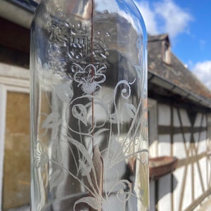 Wine bottle wind chime for outdoors, wine bottle glass wind chime, recycled garden decor, bar decor, recycled bottles,