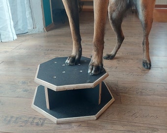 Elephant pedestal dogs