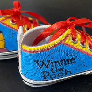 Winnie the Pooh children&#39;s shoes