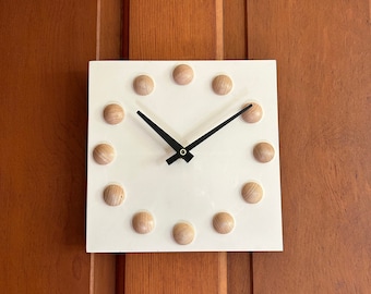 Reloj de madera minimalista, Reloj de madera moderno, Decoración urbana, Reloj simplista, Reloj único, Decoración minimalista del hogar de madera, Inspirado en la Bauhaus - NIEBLA