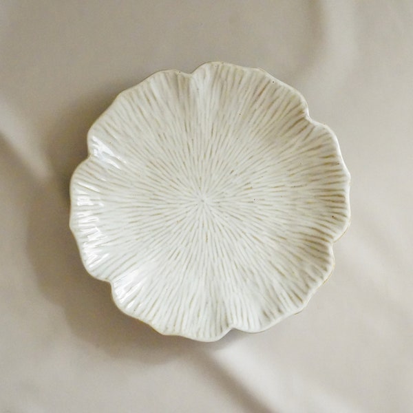 Handmade Porcelain Plate - 8‘’ Elegant White Floral Dinnerware (M)