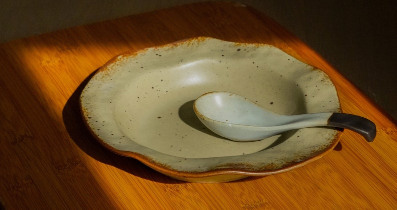 Handmade Porcelain Pasta Plate Rustic Wavy-edged Beige image 3