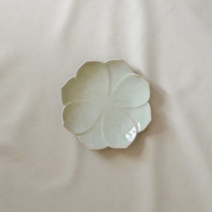 Handmade Porcelain Desert Plate - 6'' Light Green Lotus Flower (S)