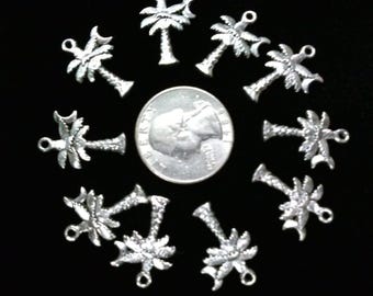 Palmetto tree & moon charm - Zinc alloy