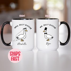 Mr & Mrs Silly Goose マグカップセット、面白い新婚マグカップ、結婚婚約カップルギフト、ブライダルシャワー用面白いグースコーヒーカップ – MUG_059
