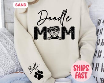 Personalizowana bluza Doodle Mom | Niestandardowy sweter dla miłośników psów | Bluza z okrągłym dekoltem Goldendoodle | Bluza z kapturem z uroczym psim łapą | Prezent dla mamy psa | Bluzy Doodle