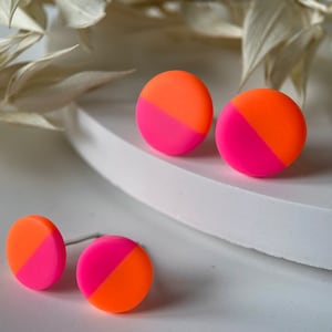 Round stud earrings neon neon pink Neon Orange two-tone earrings Pink Orange image 3
