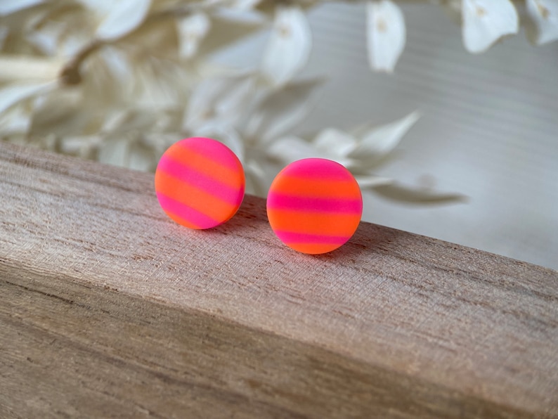 Ohrstecker Neon Pink Orange rund gestreifte Neon Ohrringe 10mm oder 13mm Bild 2