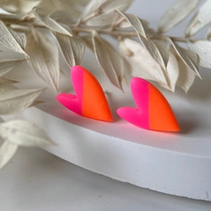 Herz Ohrringe Neon Pink & Orange | Ohrstecker Herzform | zweifarbige Ohrringe | Herzohrringe | Neon Schmuck