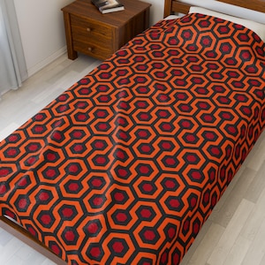 Overlook Hotel Throw - The Shining Inspired Plush Velveteen Blanket | Horror Movie Rug Pattern Cozy Blanket | Spooky Retro Home Decor Gift