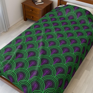 Overlook Hotel Throw - The Shining Inspired Plush Velveteen Blanket | Horror Movie Rug Pattern Cozy Blanket | Spooky Retro Home Decor Gift
