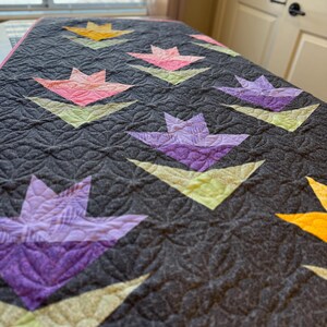 PDF Lilies on Parade Quilt Pattern - Table Runner, Baby, Throw and ...